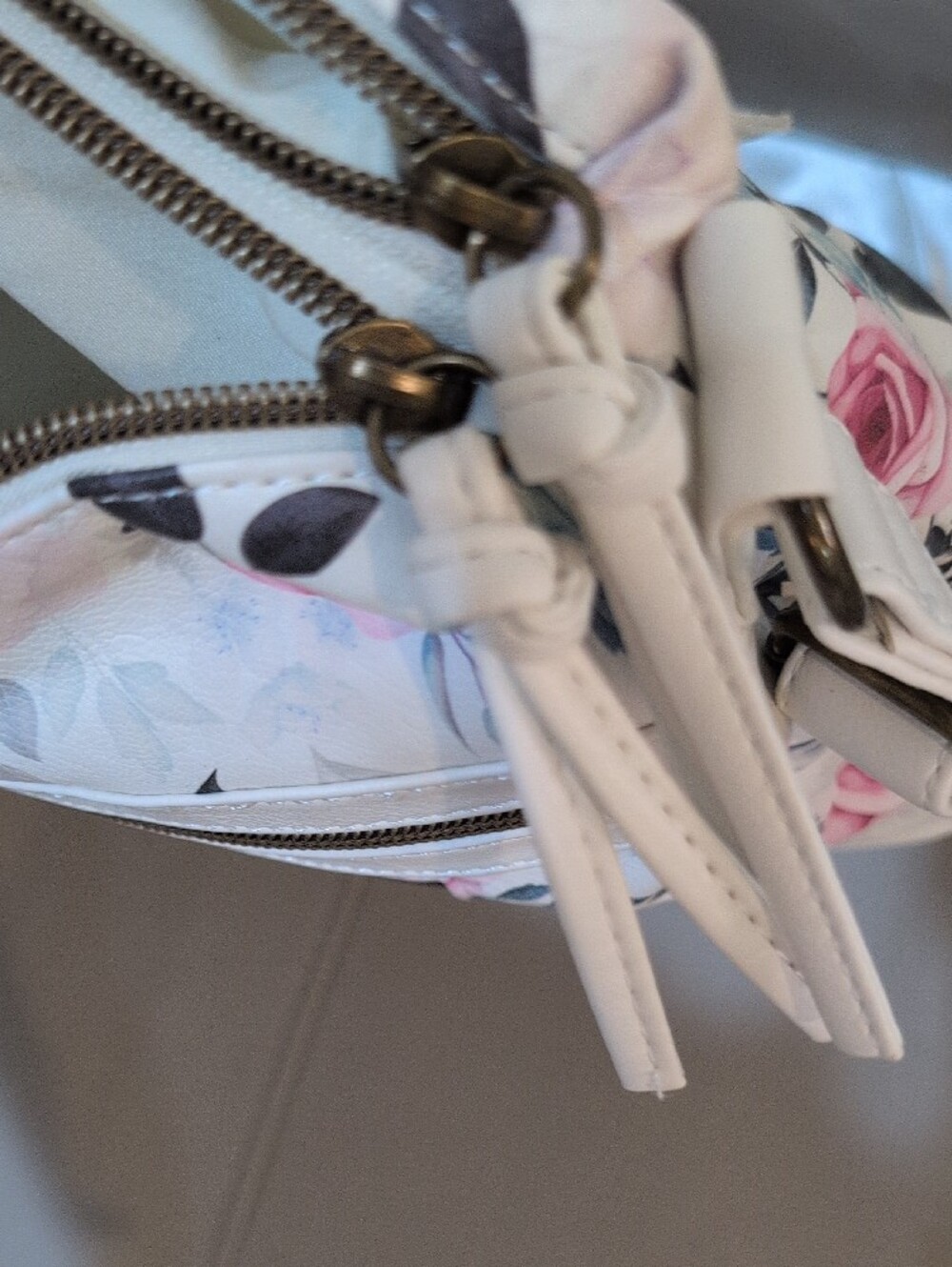 Stone Mountain Crossbody White And Pink Floral Print Vegan - Picture 14 of 14